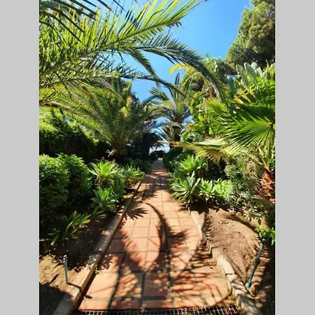 Large Ground Floor With Private Garden And Access * Эстепона