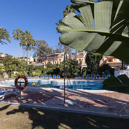 Large Ground Floor With Private Garden And Access Holiday home *