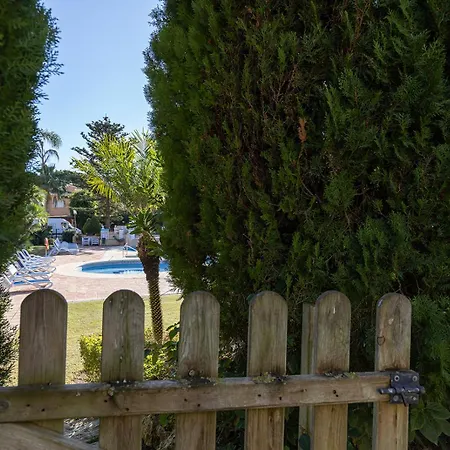 Large Ground Floor With Private Garden And Access Дом отдыха