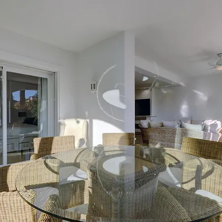 Holiday home Large Ground Floor With Private Garden And Access