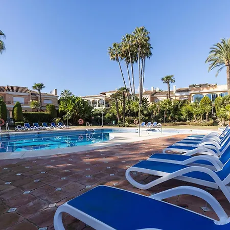 Ferienhaus Large Ground Floor With Private Garden And Access Estepona