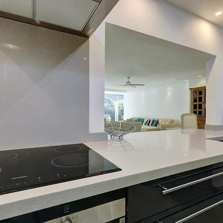 Holiday home Large Ground Floor With Private Garden And Access *