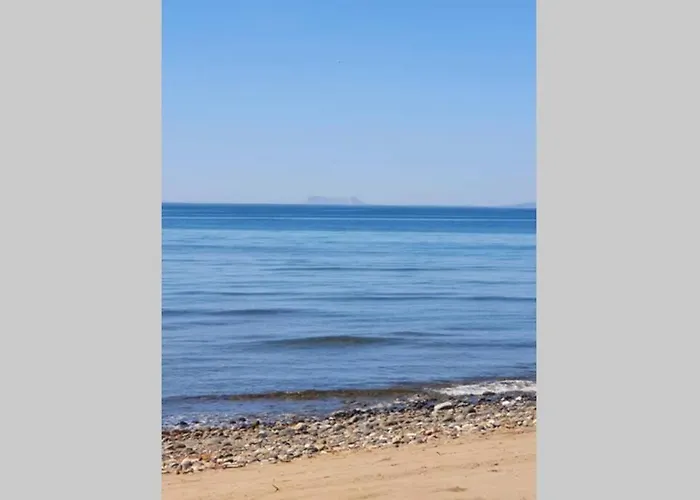 Large Ground Floor With Private Garden And Access 度假居 埃斯特波纳