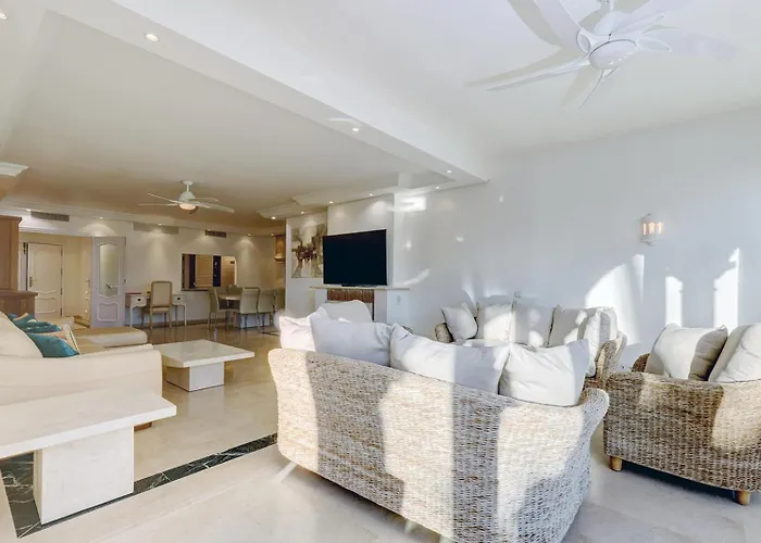 Large Ground Floor With Private Garden And Access