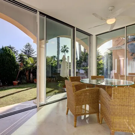 Large Ground Floor With Private Garden And Access *