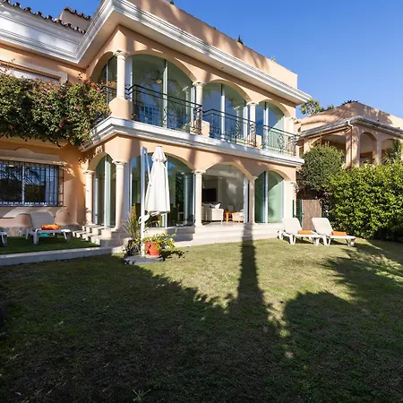 Large Ground Floor With Private Garden And Access