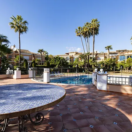 Large Ground Floor With Private Garden And Access