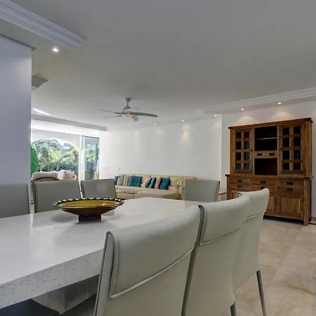 Large Ground Floor With Private Garden And Access * Estepona