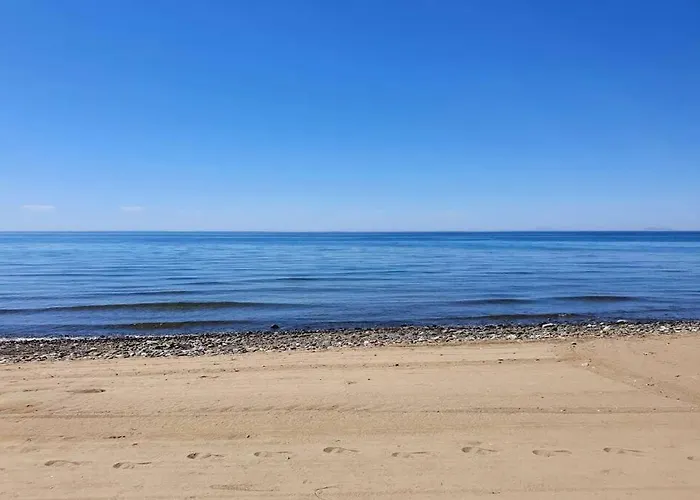 Large Ground Floor With Private Garden And Access Feriehus Estepona