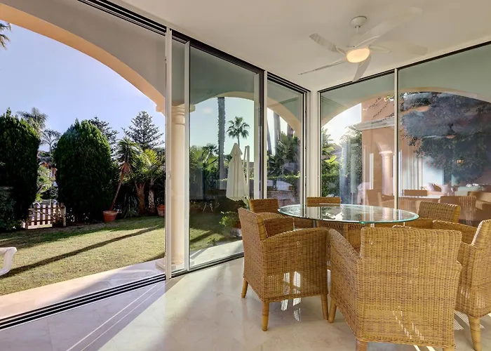 Large Ground Floor With Private Garden And Access *