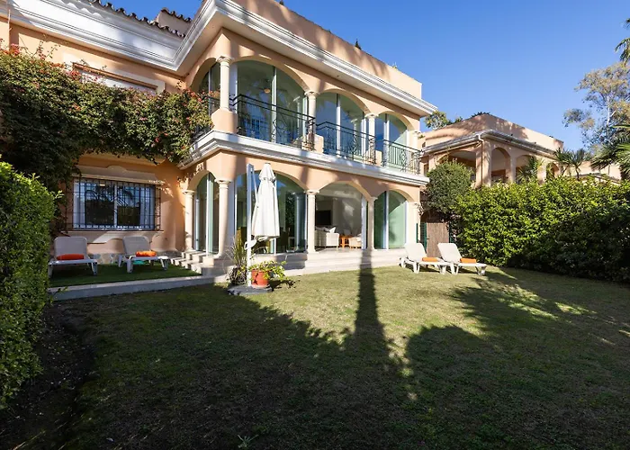 Large Ground Floor With Private Garden And Access