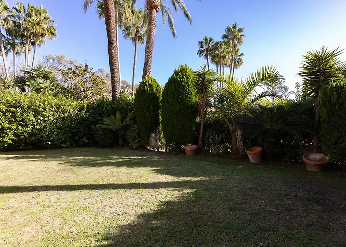 Large Ground Floor With Private Garden And Access * Estepona