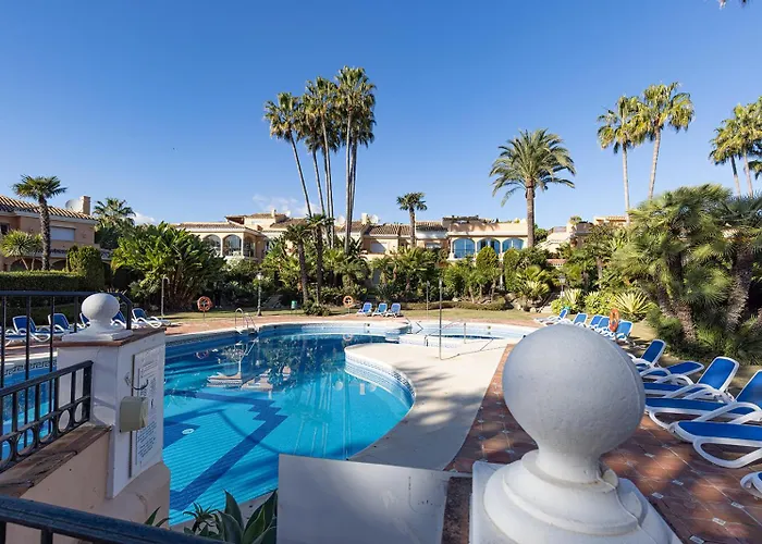 Large Ground Floor With Private Garden And Access * Estepona