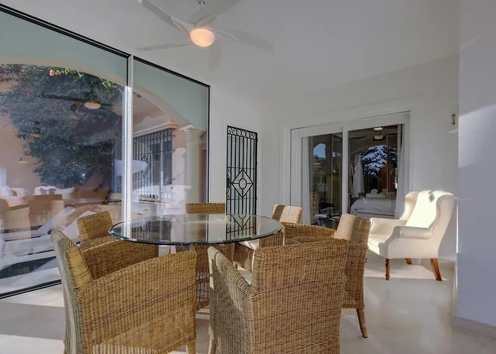 Large Ground Floor With Private Garden And Access