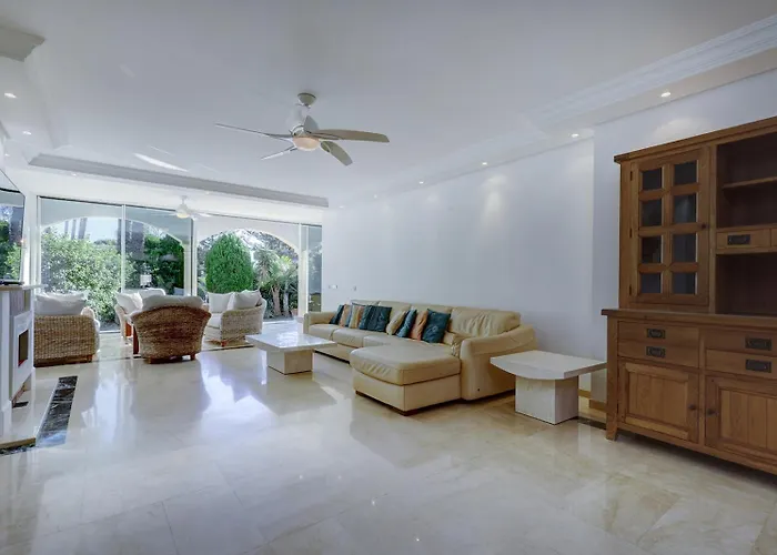 Dom wakacyjny Large Ground Floor With Private Garden And Access *