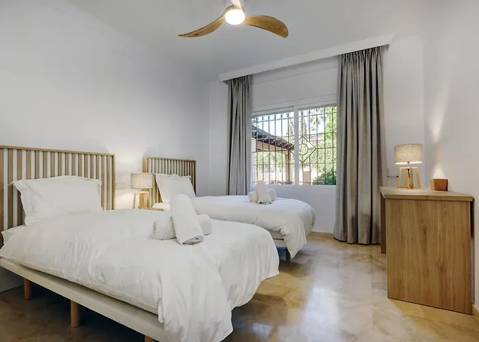 Feriehus Large Ground Floor With Private Garden And Access Estepona