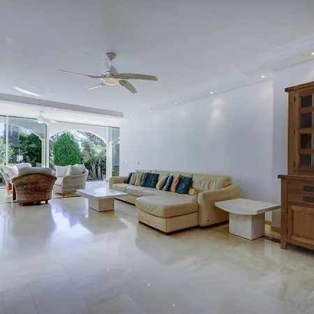 Сasa de vacaciones Large Ground Floor With Private Garden And Access *