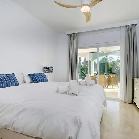 Large Ground Floor With Private Garden And Access Tatil Evi Estepona